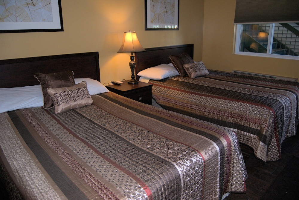 Commodore Resort - photo 11