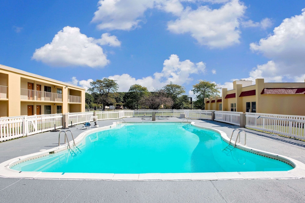 Days Inn by Wyndham Easton - photo 14