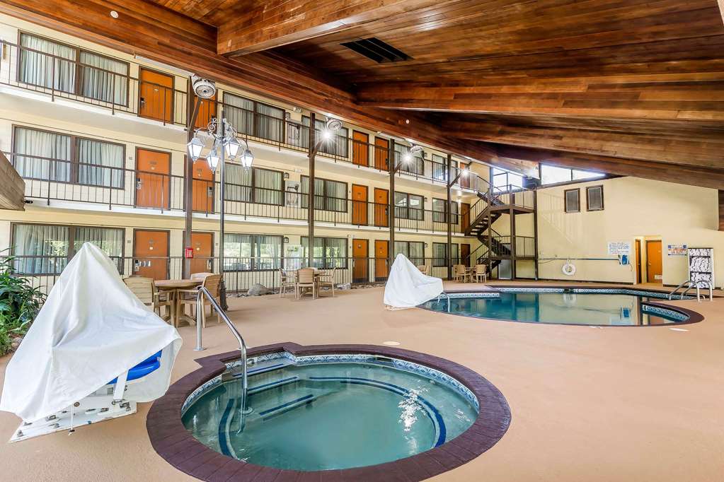Quality Inn & Suites Sevierville Pigeon Forge - photo 26
