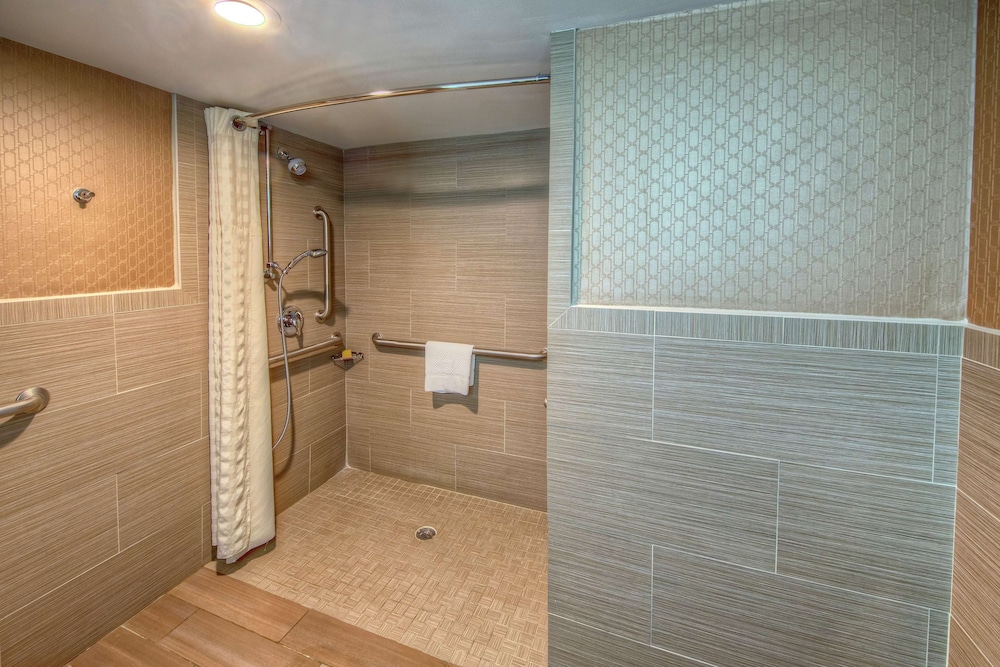 DoubleTree by Hilton Hotel Memphis - photo 39