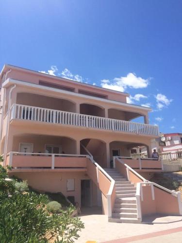 Apartments Bolont — 4-Star Luxury Hotel in Pag, Croatia