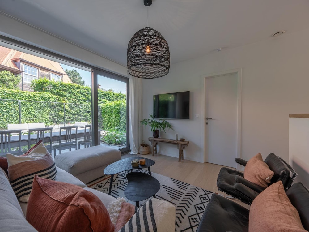 Apartment in Duinbergen near the Beach — 4-Star Luxury Hotel in Knokke-Heist, Belgium