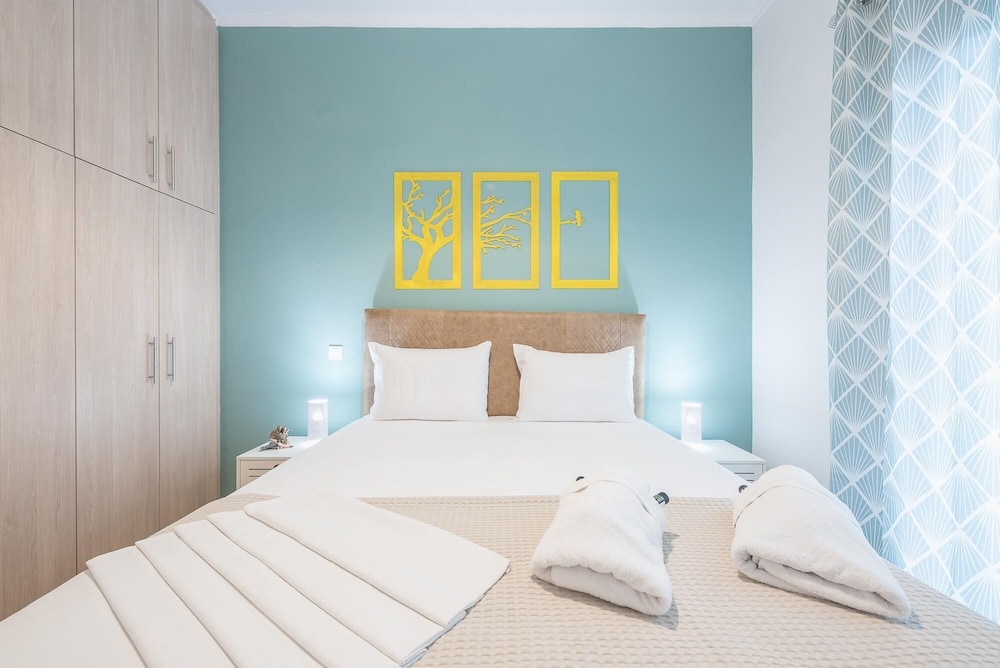 Easy Living Suite by Cloudkeys — 4-Star Luxury Hotel in Athens, Greece