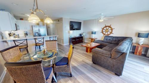 South Beach Ocean Condos E 08 by Tybee Beach Vacation Rentals — 4-Star Luxury Hotel in Tybee Island, United States