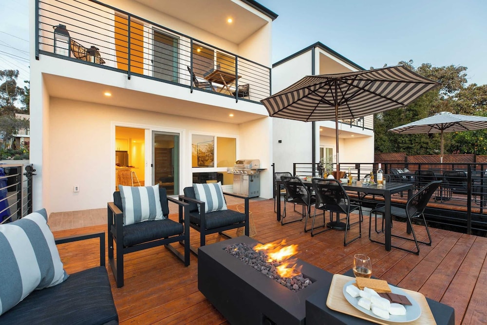 Avalon Buyout by AvantStay Mins to Gaslamp Rooftop w BBQ Sleeps 24 - featured photo