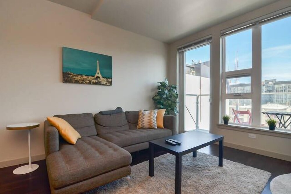 Capitol Hill Suites by Luxe Hubs - photo 40