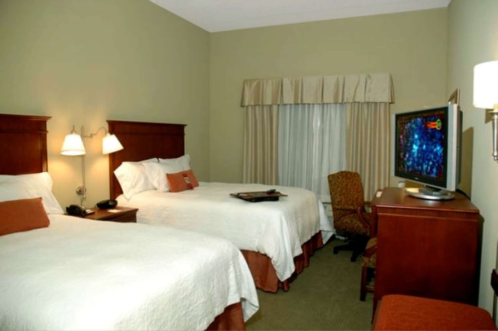 Hampton Inn Calera - photo 8