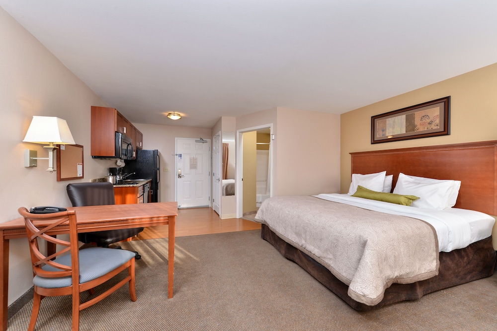 Candlewood Suites Williston an IHG Hotel - photo 2