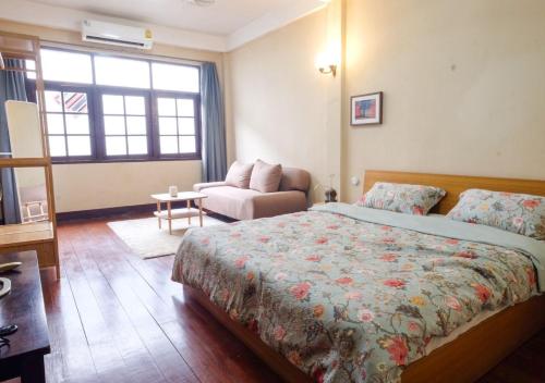 DaHouse next to MRT Itsaraphap exit1 — hotel in Bangkok Yai