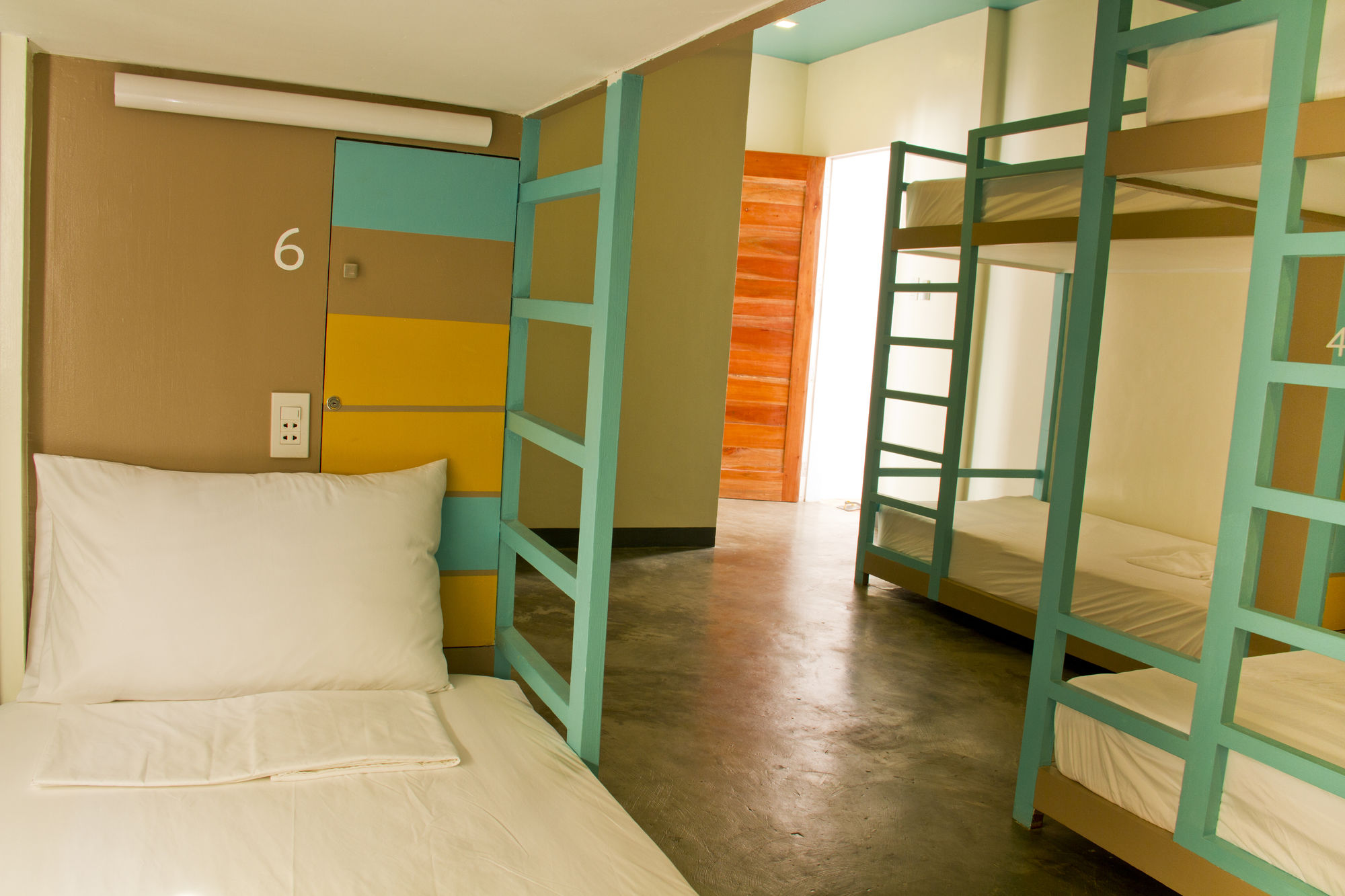 Second Wind Hostel by MNL