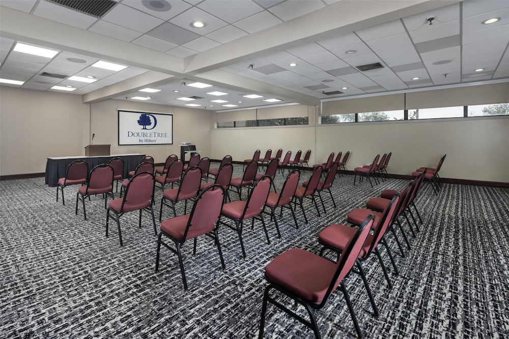 DoubleTree by Hilton Manhattan KS - photo 36