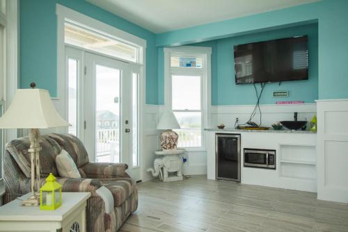 Conch Out by Oak Island Accommodations - photo 7