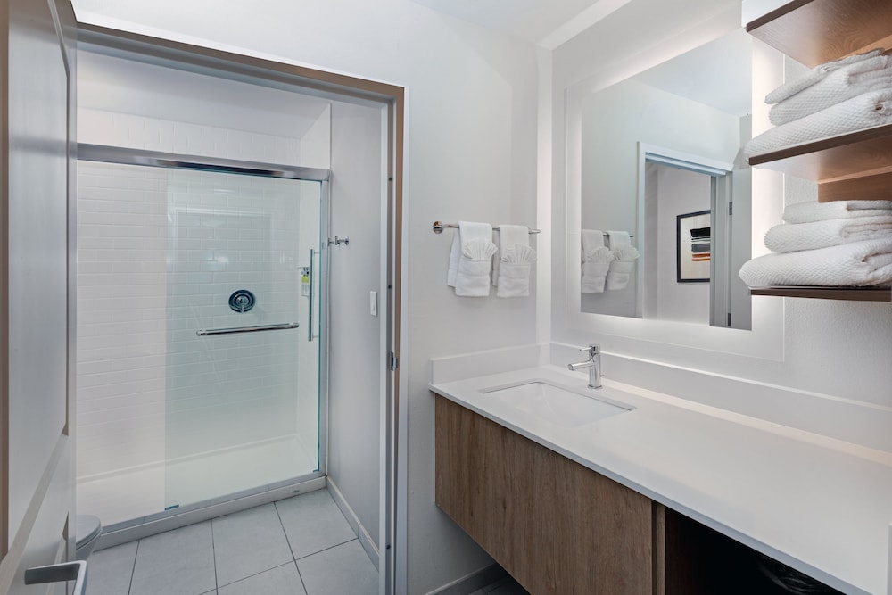 Staybridge Suites Portland by IHG - photo 22