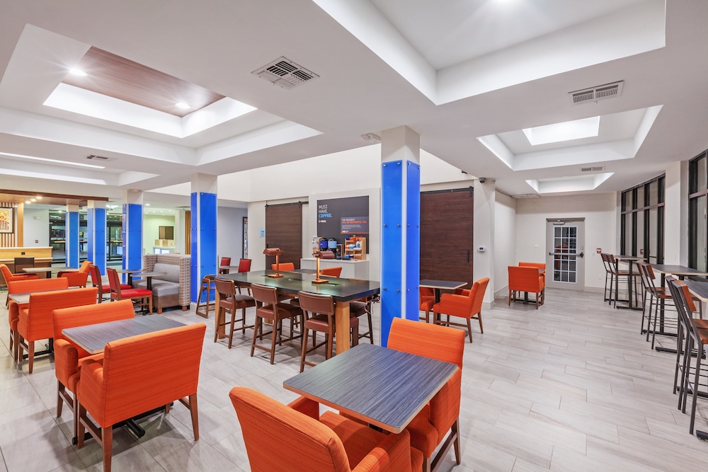 Holiday Inn Express Hotel & Suites Orange by IHG - photo 24