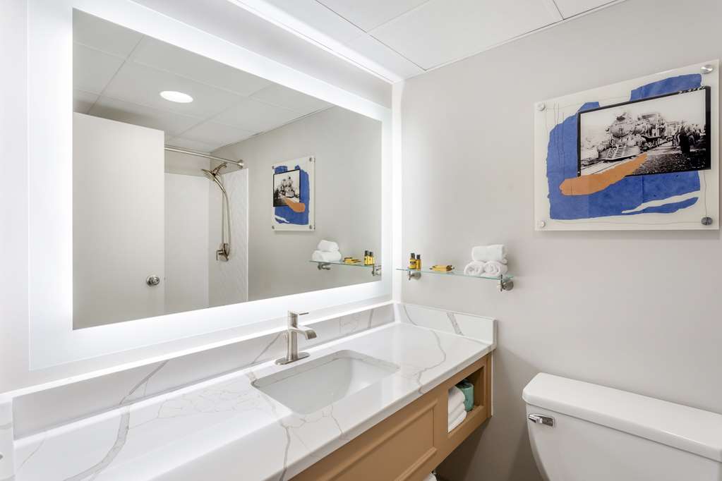 Best Western Plus Heritage Rail Inn Suites - photo 32