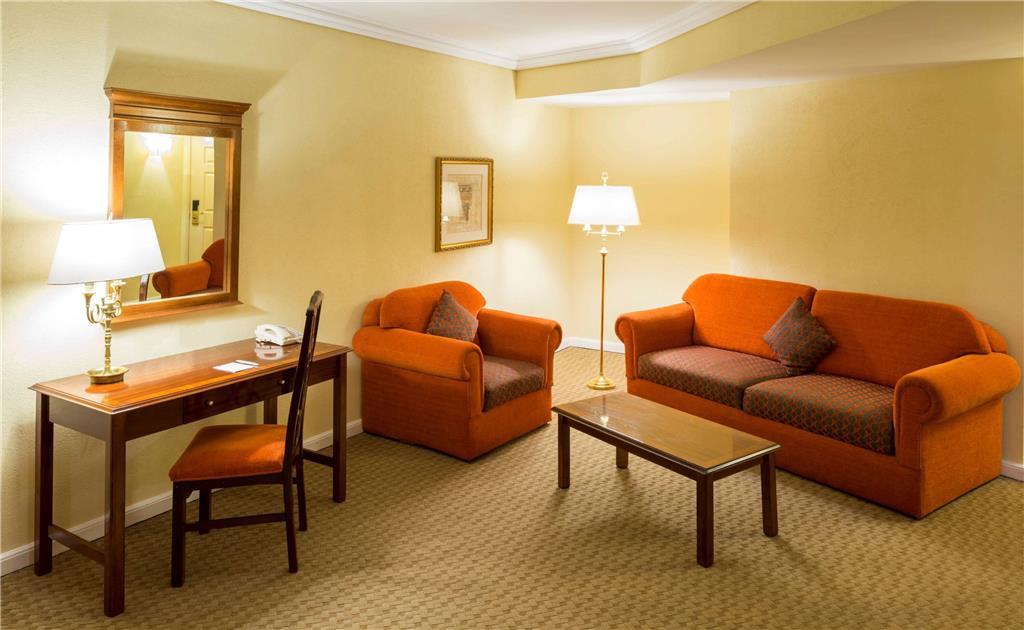 Junior Suite seating area