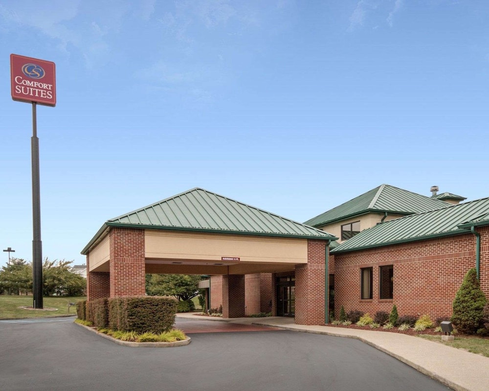 Comfort Suites Parkersburg South - photo 57