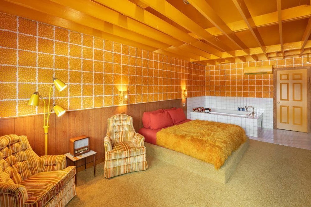 The Dive Motel & Swim Club - photo 13