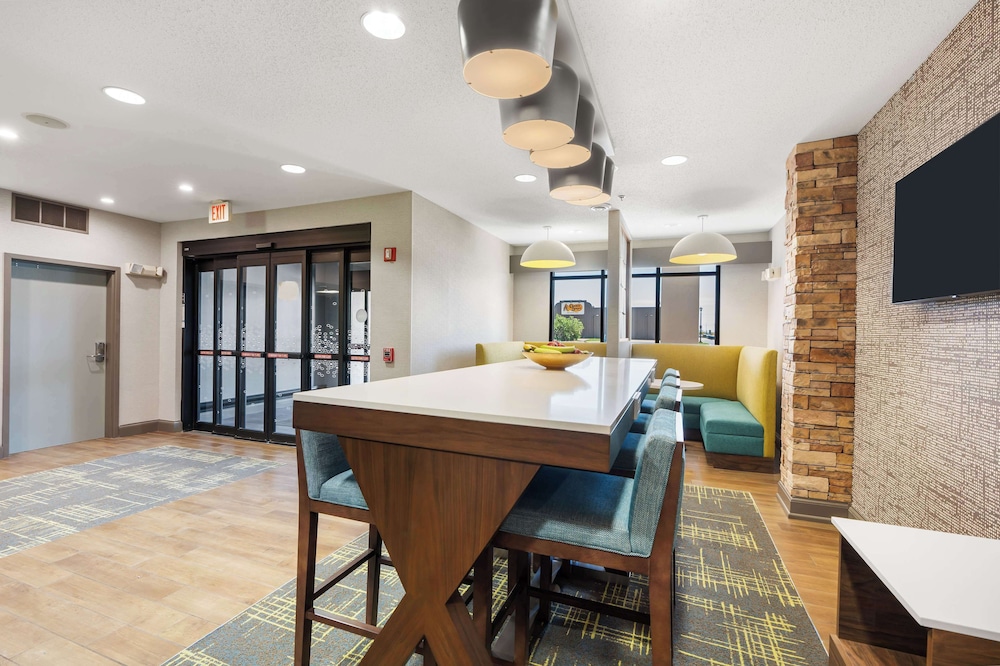 Hampton Inn Ottawa - photo 31