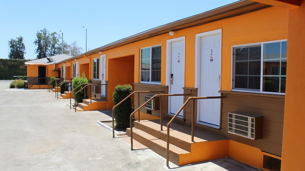 Aristocrat Motel - photo 15