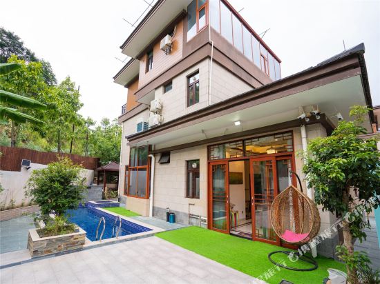 Ice Breeze Valley Pool hot spring resort in Shijiao, People's Republic of China