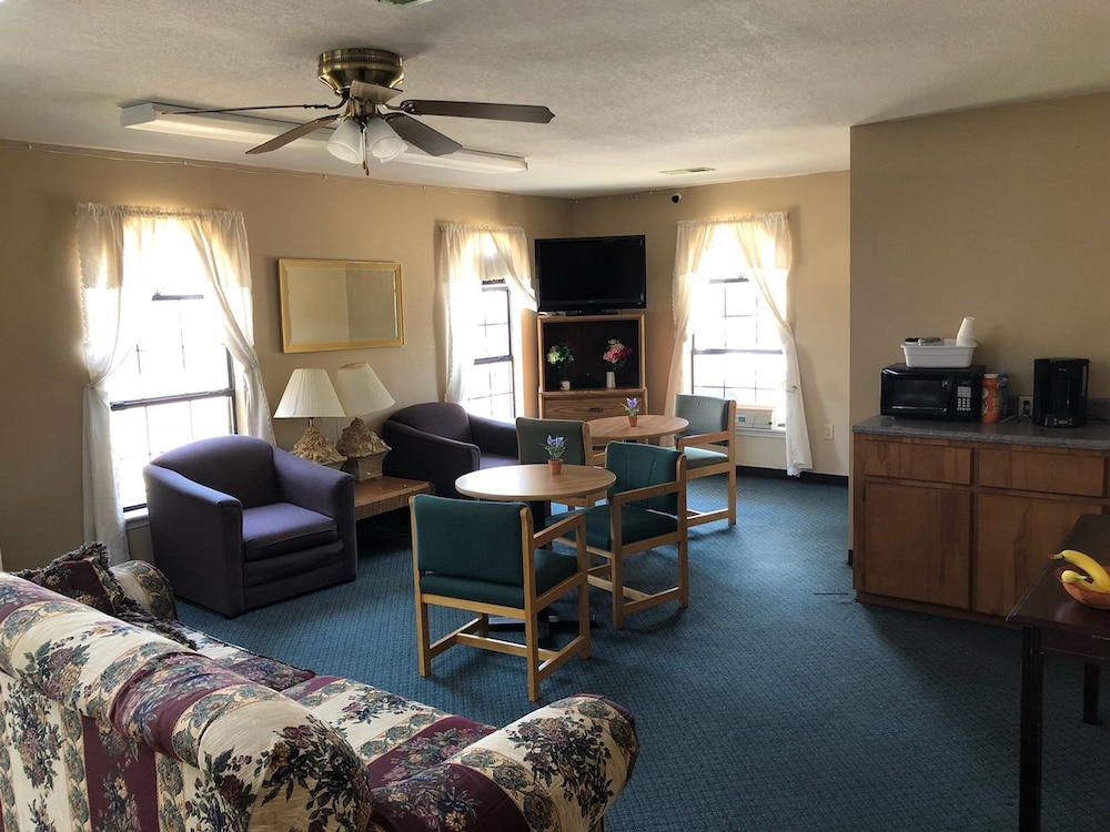 Rest Inn Motel - photo 3