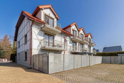 Liliowa Seaside Apartments by Noclegi Renters — 4-Star Luxury Hotel in Krokowa, Poland