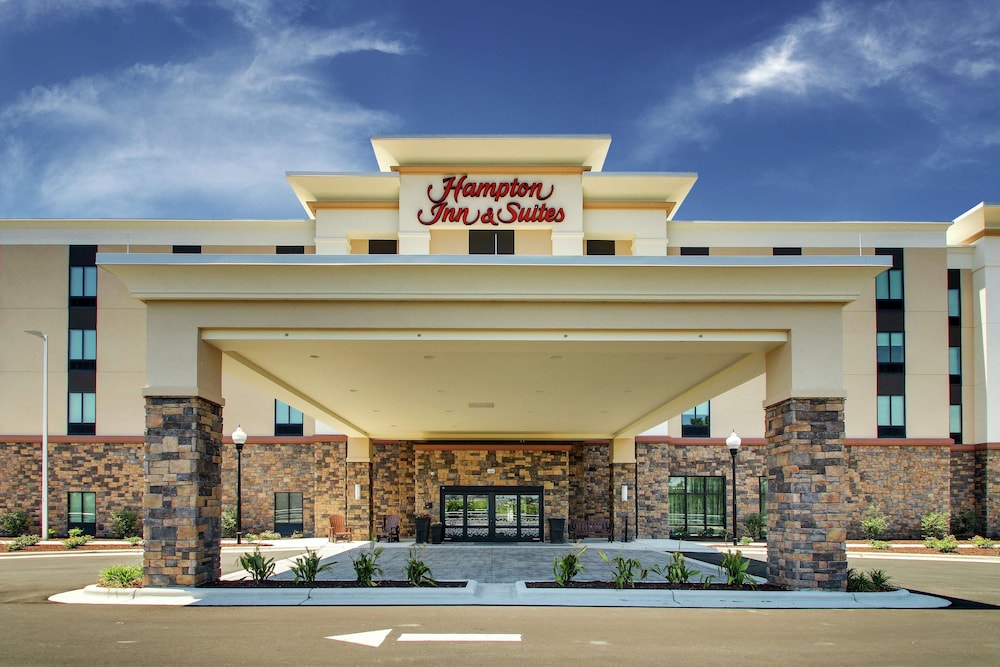 Hampton Inn & Suites Southport - photo 58