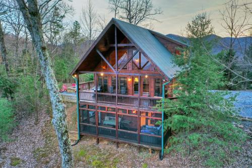 Appalachian Sunrise Amazing views Close to Blue Ridge hike from the cabin — 4-Star Luxury Hotel in Blue Ridge, United States