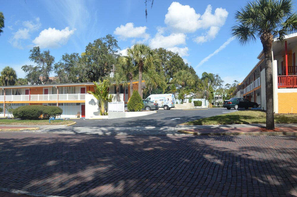 Tarpon Inn - photo 78