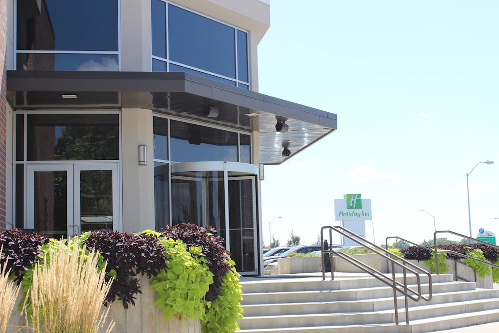 Holiday Inn Des Moines Airport Conf Center by IHG - photo 72