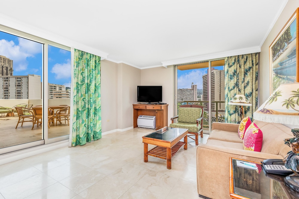 Luana Waikiki Hotel & Suites - photo 62