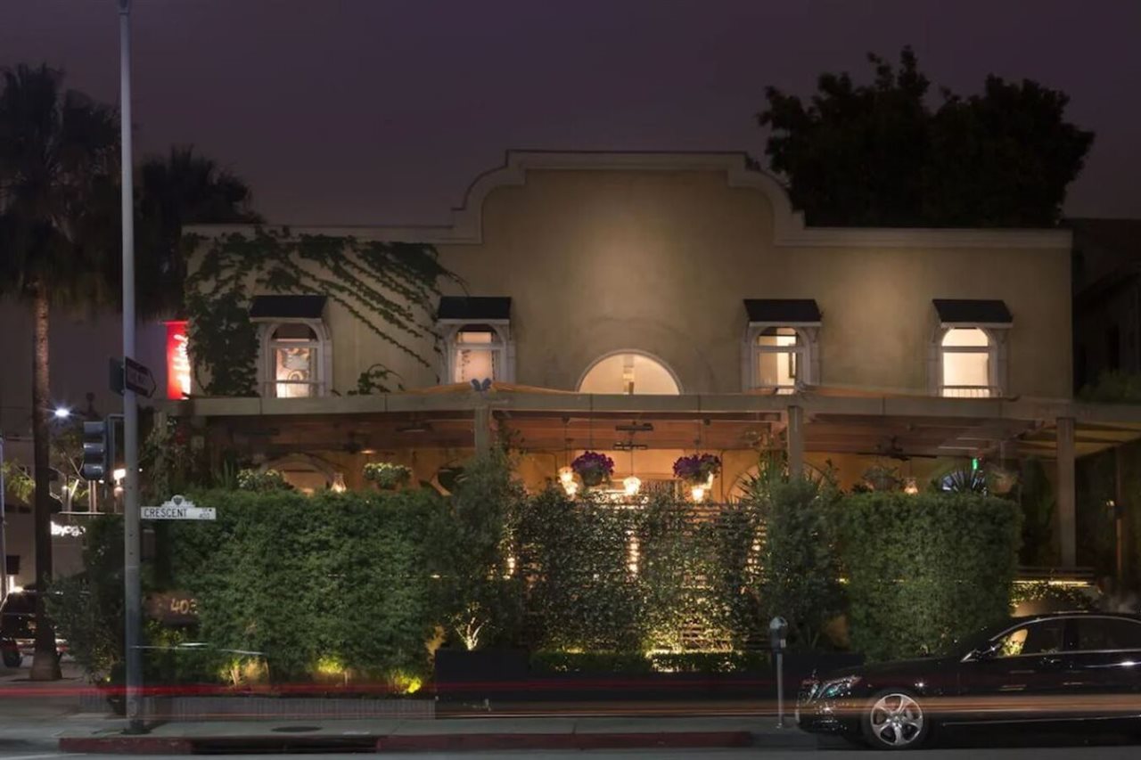 Sonder The Crescent - carbon neutral hotel in Beverly Hills