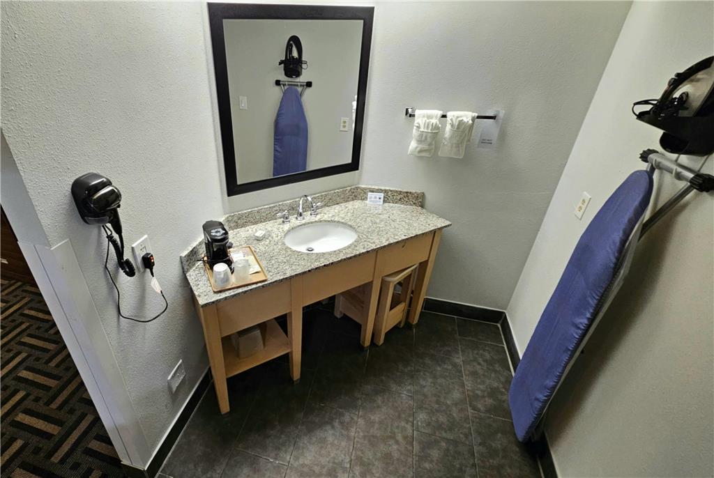 Baymont by Wyndham Chicago Calumet City - photo 38
