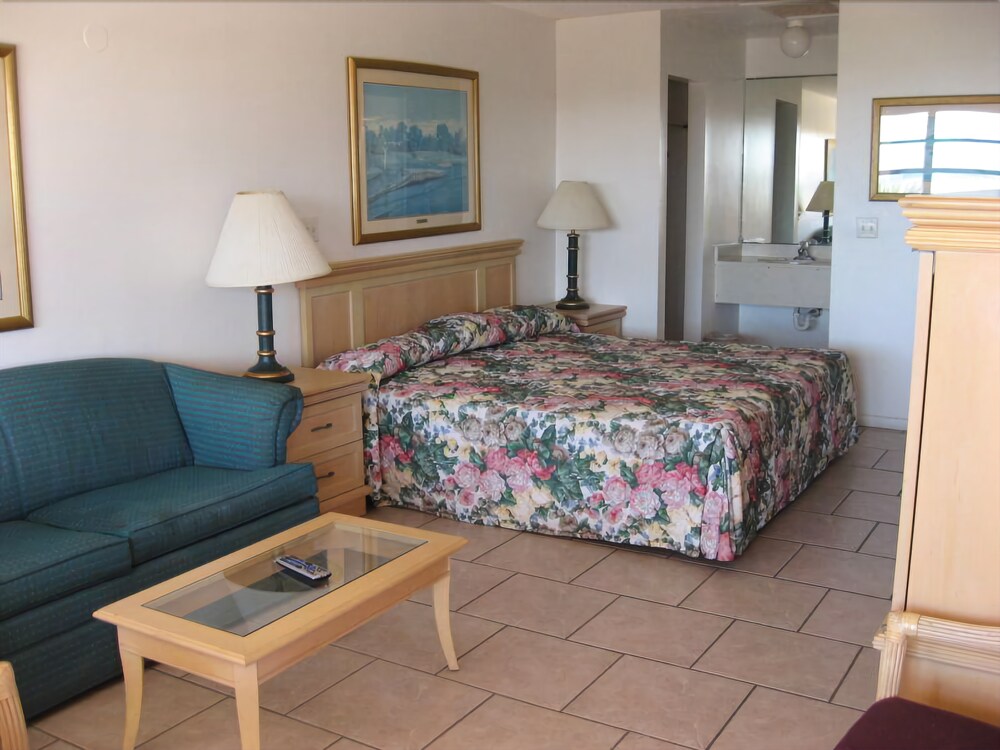 Beach Front Motel - photo 3