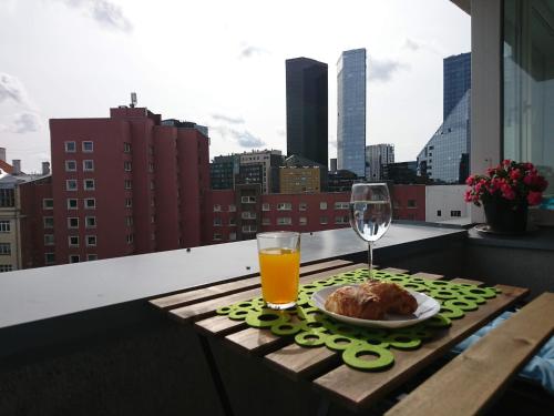 City Center Raua Apartment with Balcony