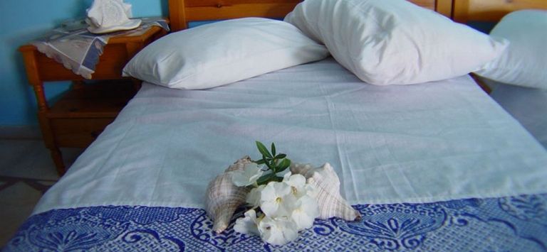 Tzivaeri - carbon neutral hotel in Naxos