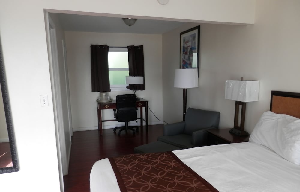 Blue Coast Inn and Suites - photo 5