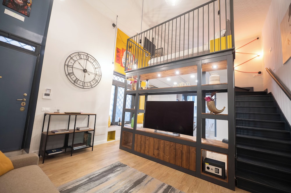 Colorful Design Loft Near Villa Pamphili — 4-Star Luxury Hotel in Rome, Italy