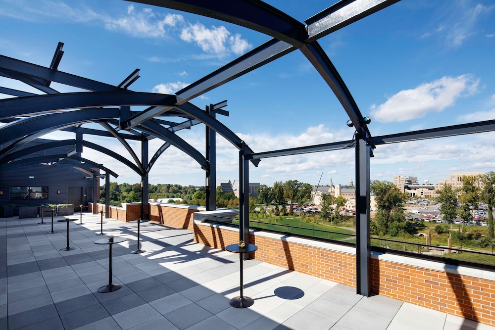 Embassy Suites by Hilton South Bend at Notre Dame - photo 38