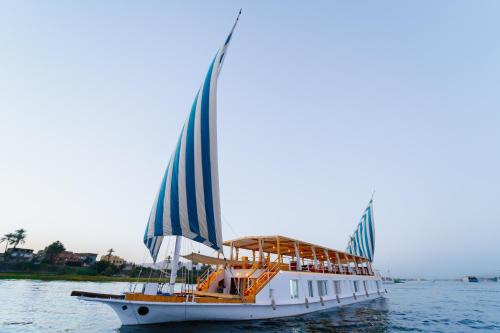 Turquoise Dahabiya 3 4 7 nights sailing between Luxor and Aswan