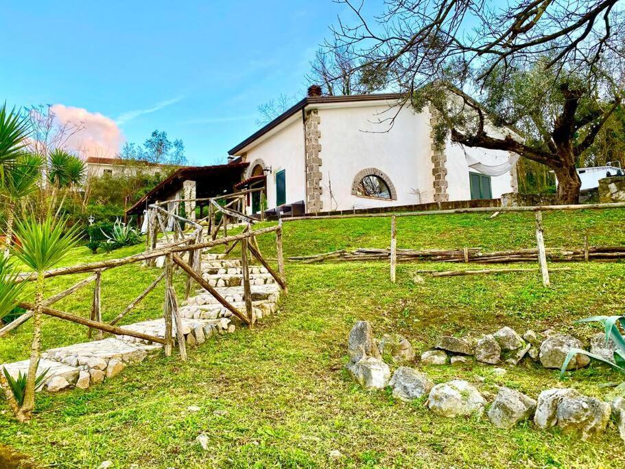 La Cascina Scalera per il tuo relax con piscina sauna ed Idromassaggio — 4-Star Luxury Hotel in Castel Campagnano, Italy