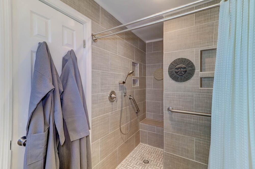 1619 E Ashley Namastay Oceanfront 4 Bedrooms - photo 30