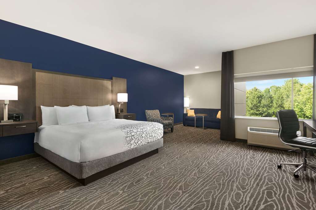 La Quinta Inn & Suites by Wyndham Rock Hill - photo 19