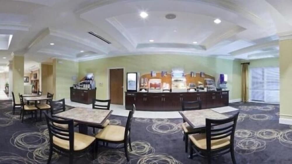Holiday Inn Express Pembroke by IHG - photo 47