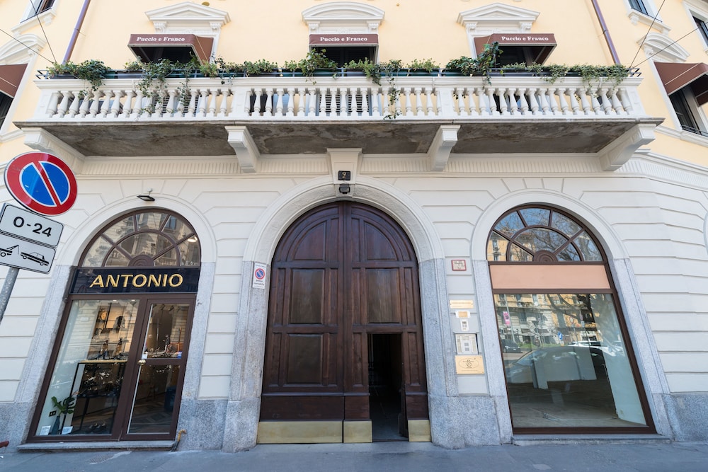 At Home Heart Of Milan Porta Venezia — 4-Star Luxury Hotel in Milan, Italy