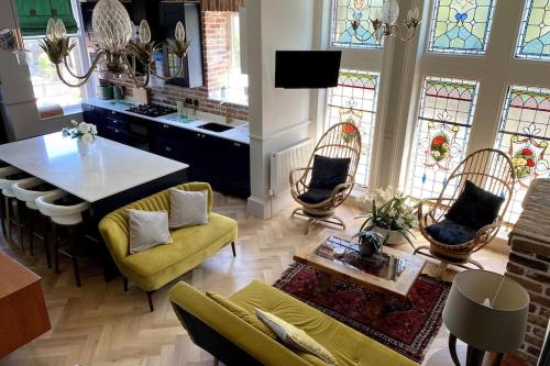Stunning 3 bedroom Victorian home near Pollok country park — 4-Star Luxury Hotel in Glasgow, United Kingdom