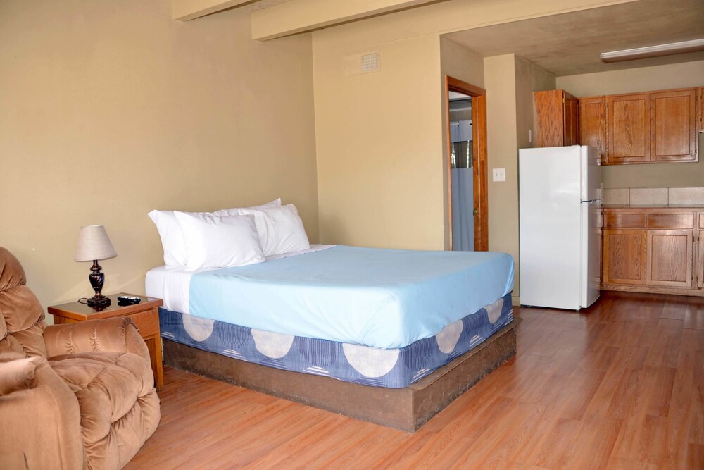The Oakwood Inn - photo 14