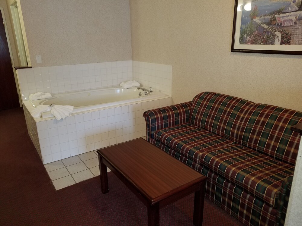 Holiday Inn Express & Suites Portland East - photo 19