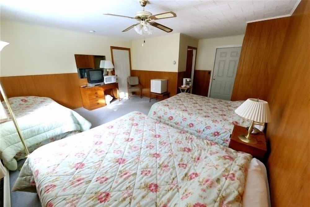 The Riverside Inn - photo 8